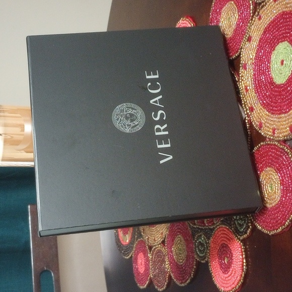 Versace Gift Box with Tissue Paper - Picture 3 of 14